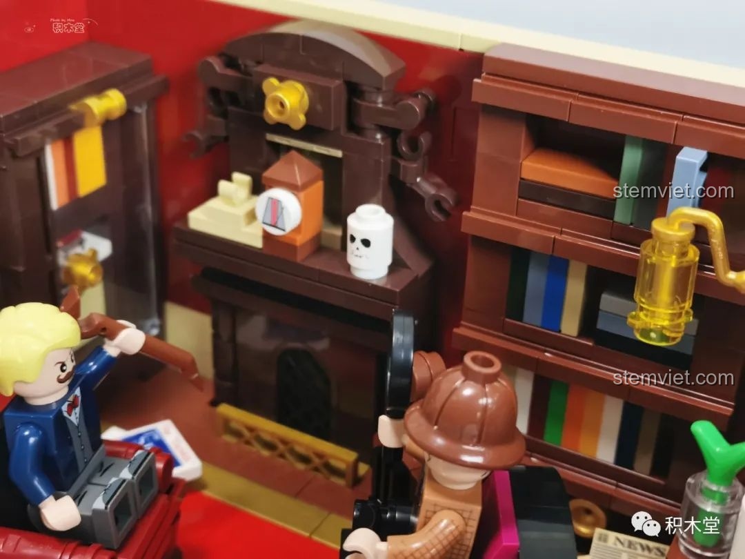 Chi tiết các mảnh ghép màu vàng được phun mạ.