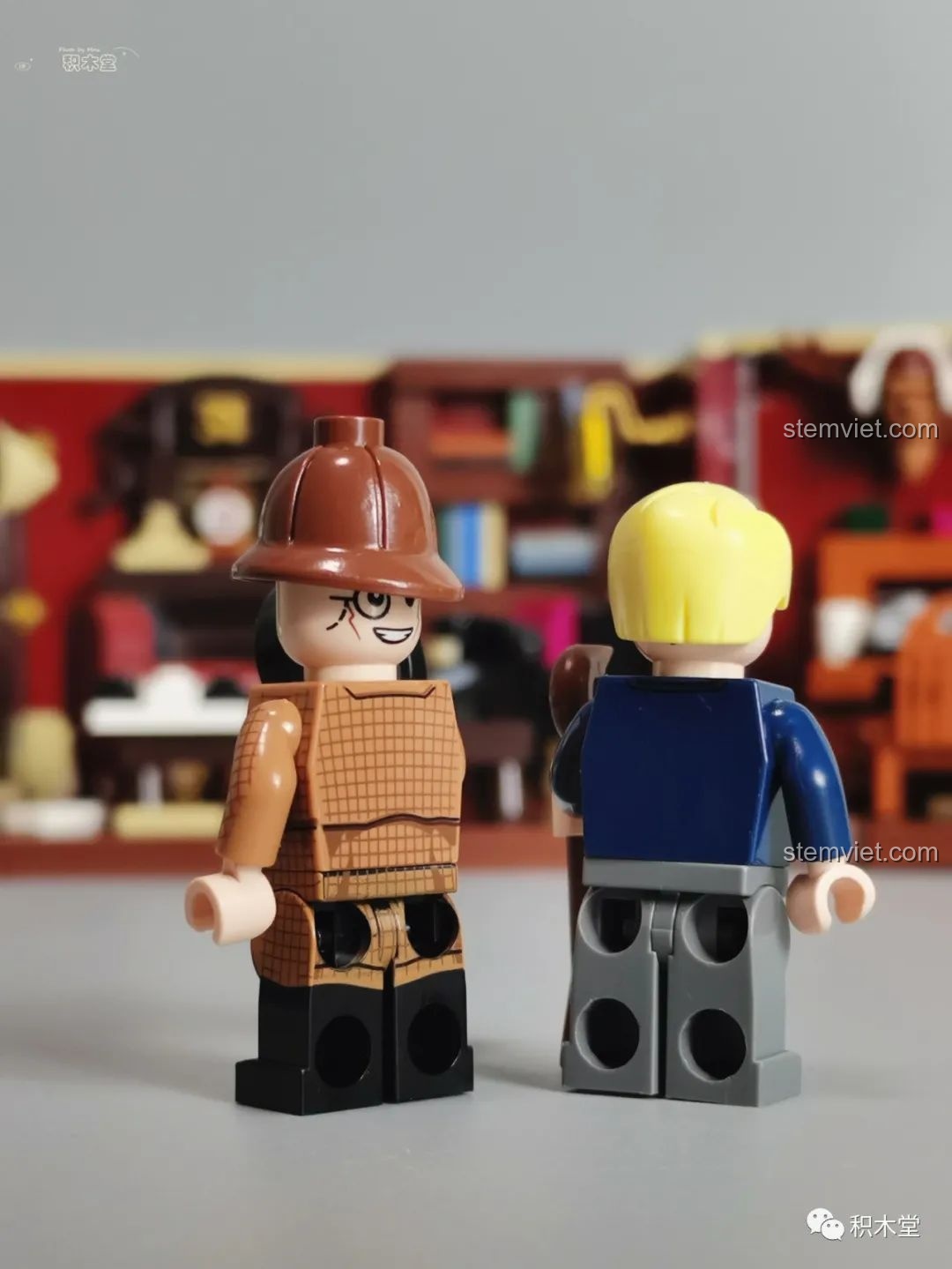 Chi tiết các mảnh ghép màu vàng được phun mạ.