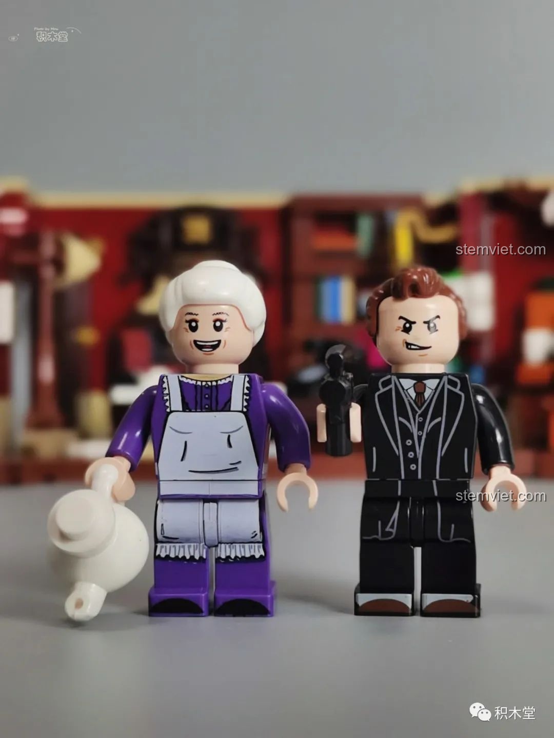 Chi tiết các mảnh ghép màu vàng được phun mạ.