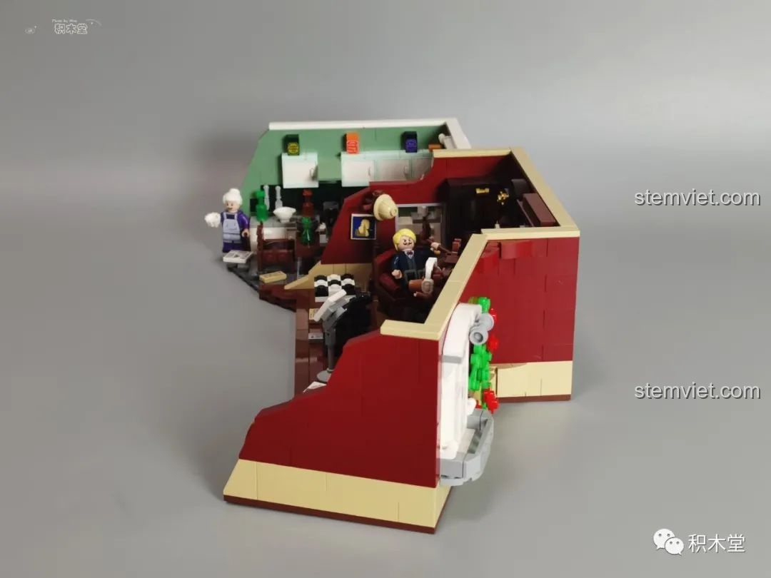 Chi tiết các mảnh ghép màu vàng được phun mạ.