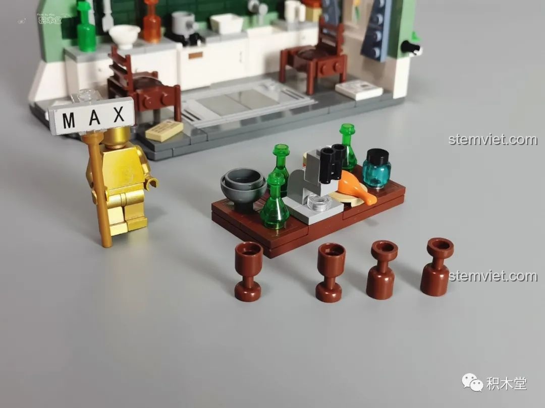 So sánh màu sắc hướng dẫn và màu sắc thực tế của mảnh ghép.