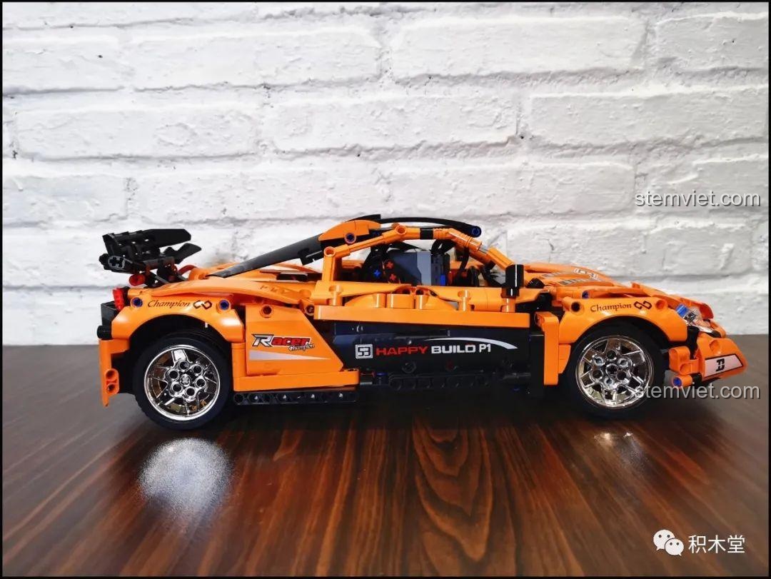 Kiểm tra phạm vi điều khiển từ xa của mô hình Happy Build YC-QC004 McLaren P1, cho thấy khả năng điều khiển ổn định ở khoảng cách xa.