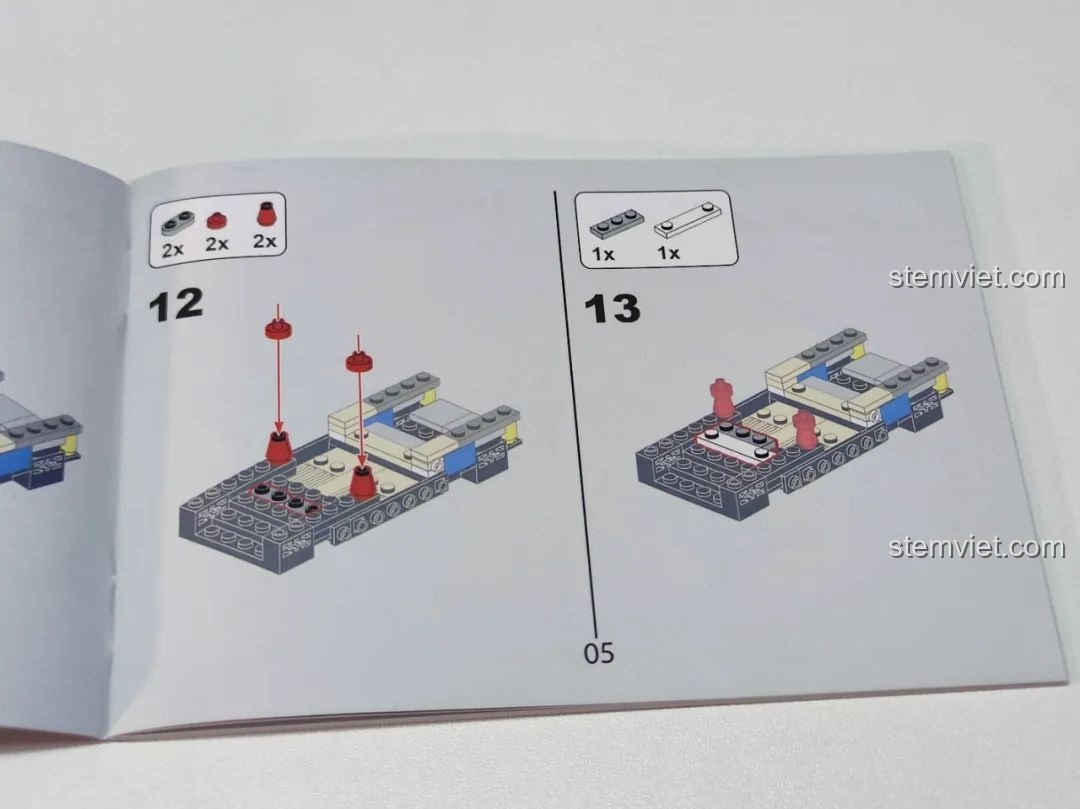 Ảnh 11 của bộ lắp ráp Pinbo PB8803 Mô Hình Xe Khoa Học Viễn Tưởng, trang hướng dẫn lắp ráp.