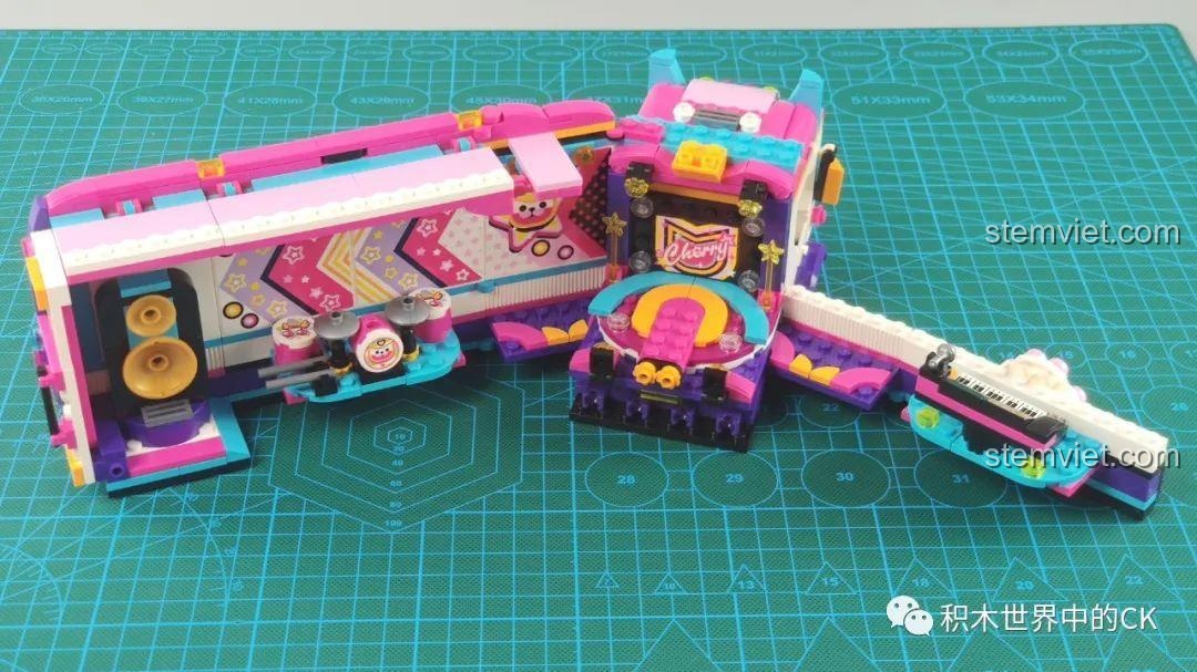 Đồ chơi lắp ráp QMAN 2031 Xe Buýt Sân Khấu Biến Hình Độc Đáo, thể hiện sự sáng tạo và linh hoạt.