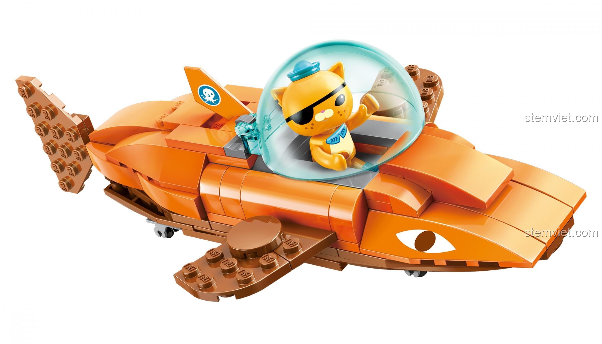 Ảnh chụp chuyên nghiệp bộ lắp ráp Tàu Ngầm Cá Mập Hổ QMAN 3701 với minifigure Kwazii.