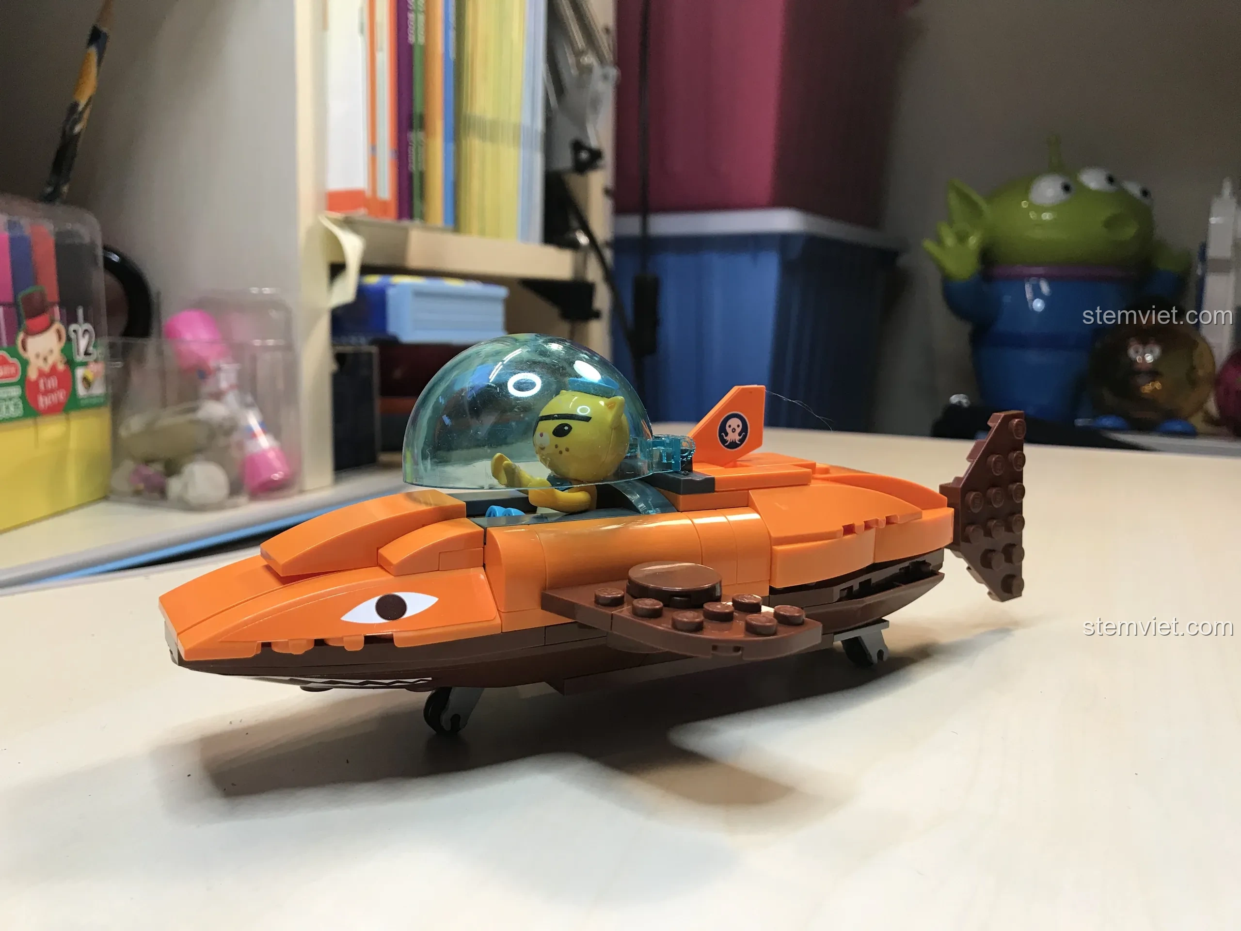 Mô hình Tàu Ngầm Cá Mập Hổ QMAN 3701 hoàn chỉnh, một món đồ chơi mô hình đẹp mắt và chất lượng.