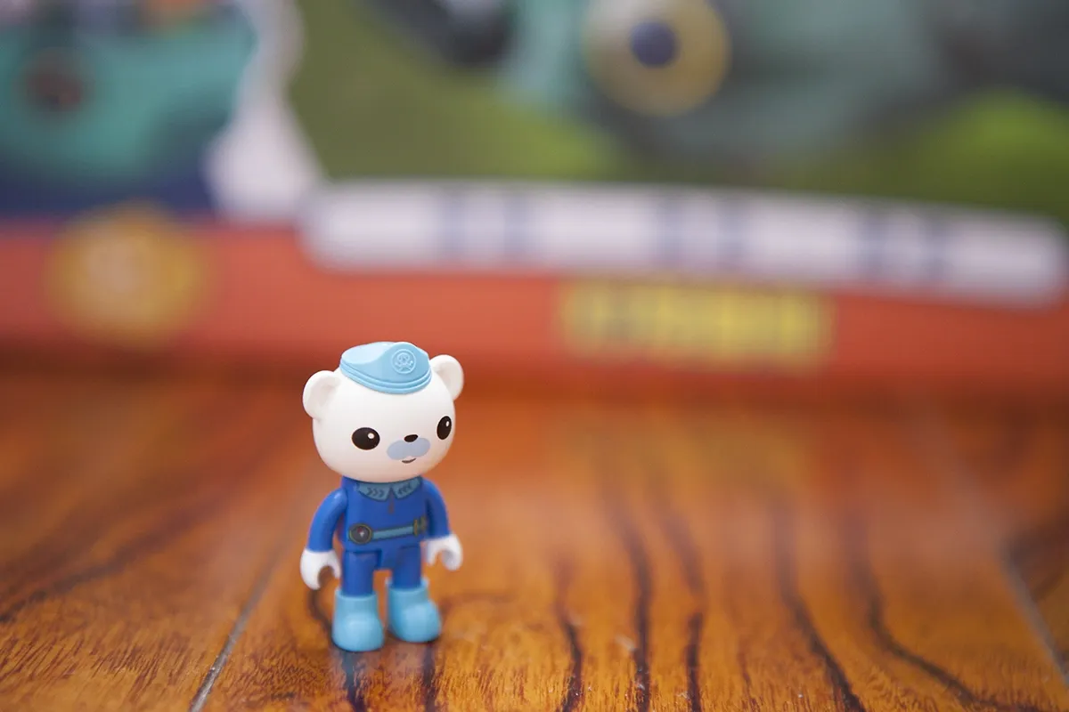 Mô hình Tàu Ngầm Cá Mập Gup-B 3702 sau khi lắp ráp xong, kèm hộp sản phẩm.