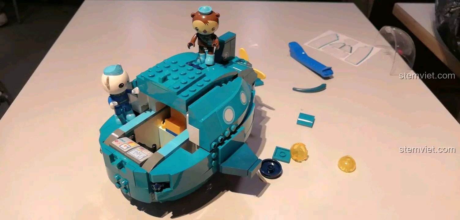 Lắp ráp phần mái và đèn cá lồng đèn cho đồ chơi mô hình 3703.