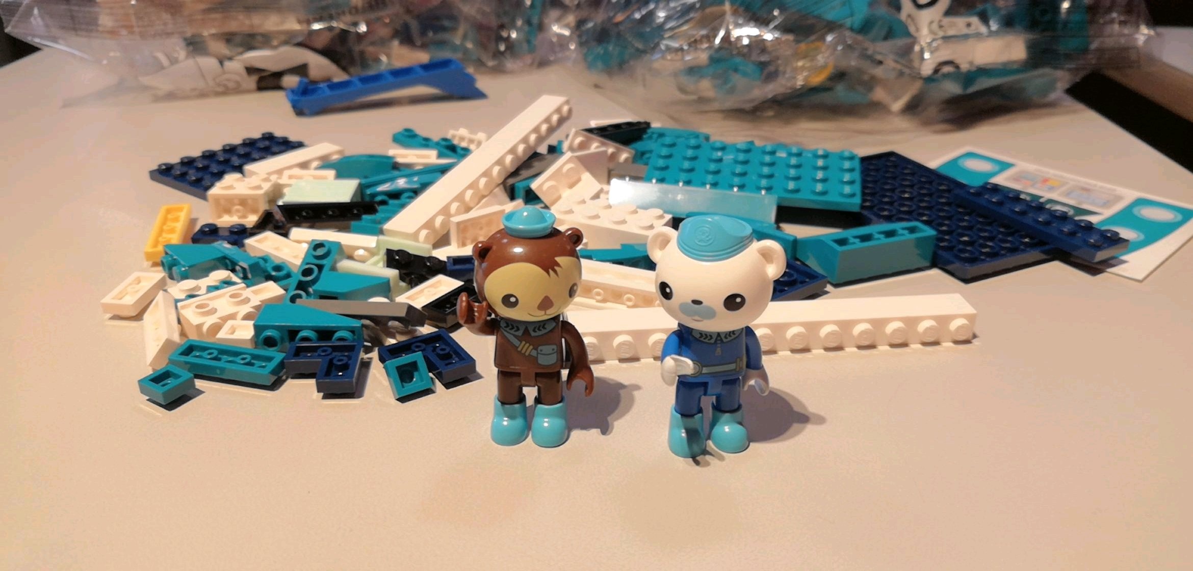 Hộp sản phẩm bộ lắp ráp Tàu Ngầm Cá Đèn Lồng QMAN 3703, đồ chơi cho bé trai 6 tuổi.