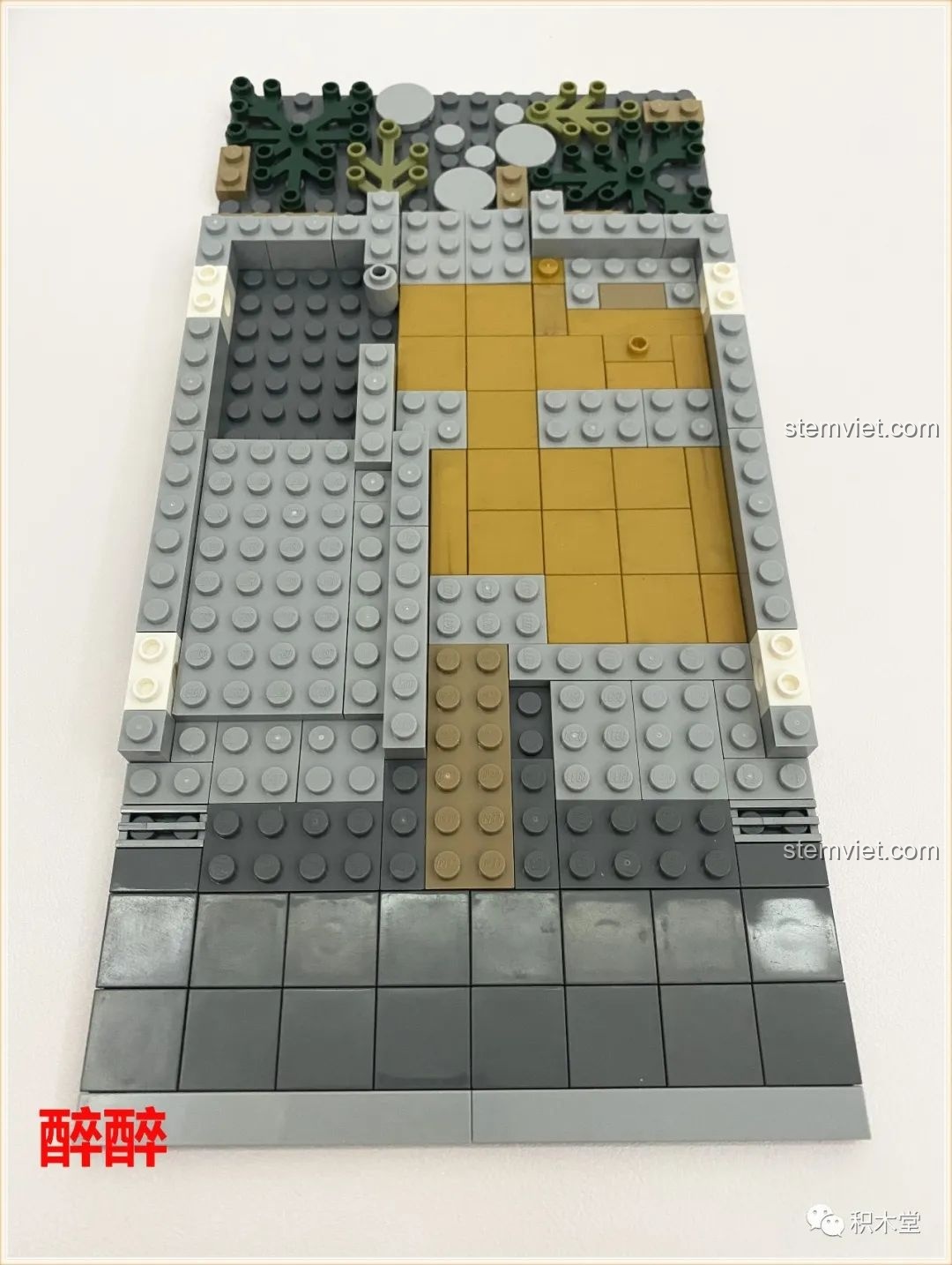 Quá trình lắp ráp tầng một của Cửa Hàng Đồng Hồ Cổ 10006/10010, lát sàn và dựng những bức tường đầu tiên.