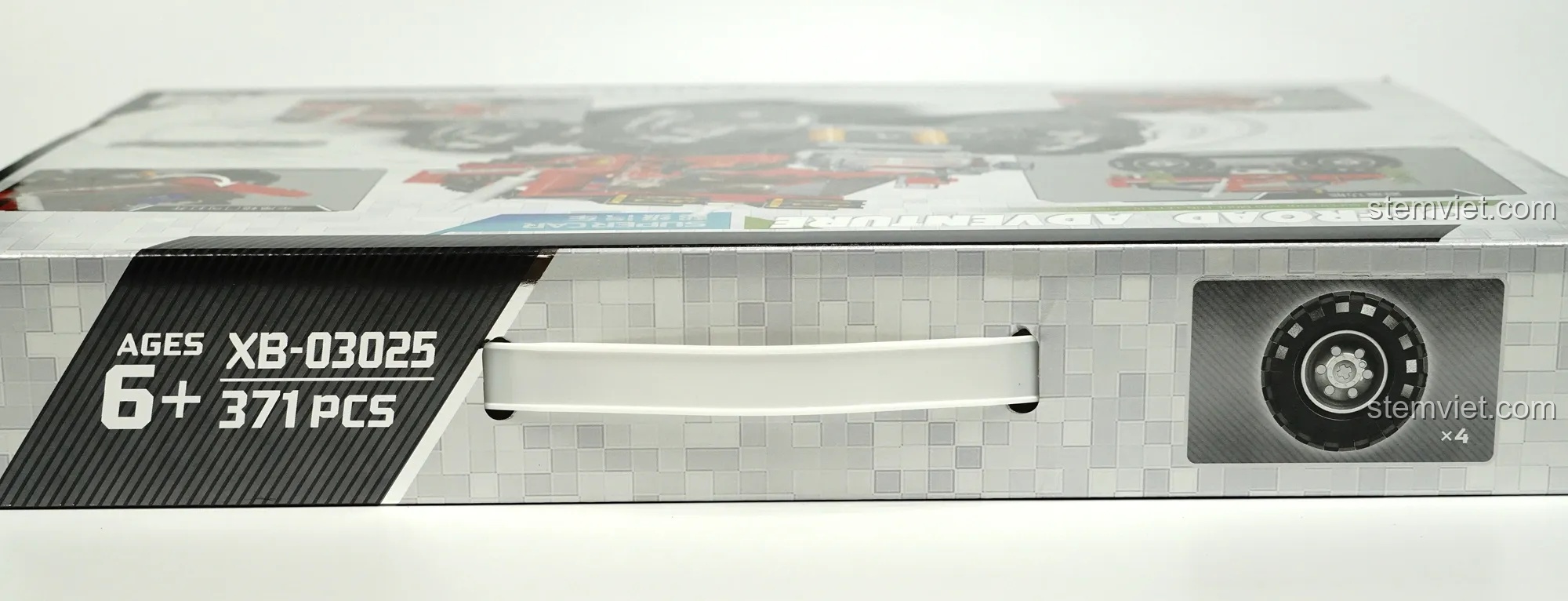 Quai xách tiện lợi trên hộp bộ đồ chơi Xe tải quái vật cho trẻ em 6+, dễ dàng mang đi hoặc làm quà tặng.