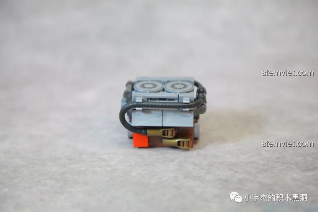 Mô hình động cơ nhìn từ trên xuống của xe tăng Panther QUANGUAN 100246.