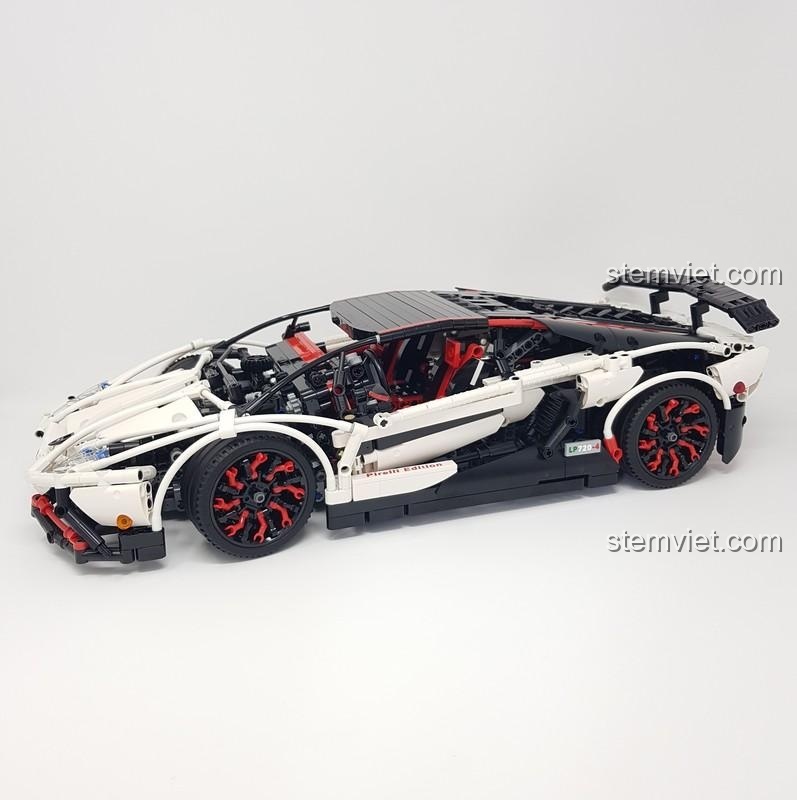 Ảnh thực tế đồ chơi xây dựng Mô hình Lamborghini Aventador LP 720-4, chất lượng cao, giá rẻ, lắp ráp cực đã.