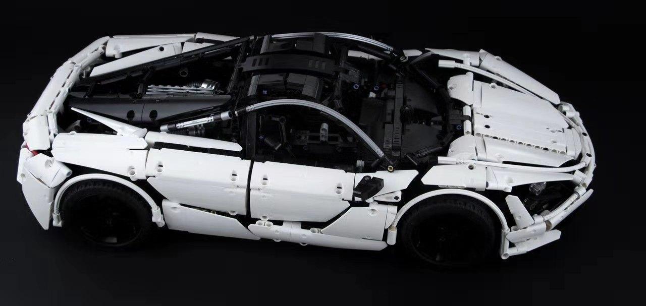 Bộ lắp ráp McLaren 720S Rebrickable MOC-46762, mô hình siêu xe màu trắng đen tỉ lệ 1:8, phù hợp bé trai 8 tuổi đam mê tốc độ.