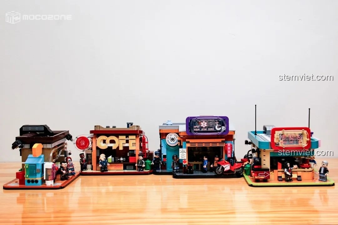 Góc nhìn cận cảnh mặt trước phòng khám trong bộ BrickCool KS001, với biển hiệu và các chi tiết trang trí, tạo nên vẻ ngoài chân thực.