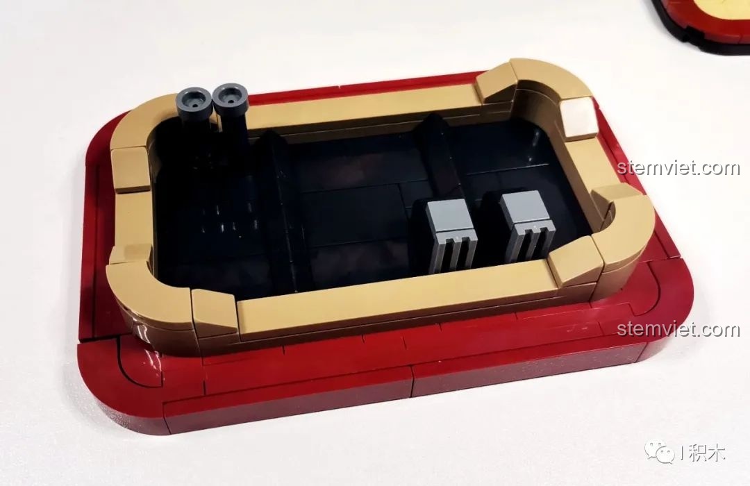 Góc nhìn khác của mô hình hoàn chỉnh BrickCool KS001 Quán Cà Phê Cyberpunk, mặt trước.