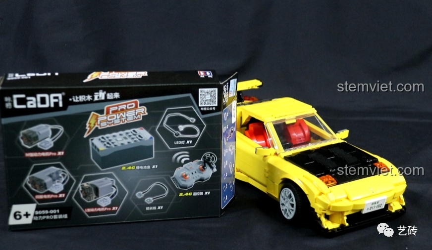 Bộ nâng cấp điều khiển từ xa CaDA Pro Power System, bao gồm động cơ, pin và điều khiển, giúp biến mô hình CaDA C61023 Mazda RX-7 FD3S thành xe điều khiển từ xa.