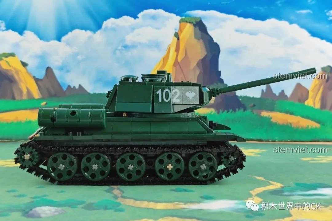 Cận cảnh nòng pháo của mô hình CaDA C61072 Xe tăng T-34, thể hiện độ chi tiết và chân thực của bộ phận này.