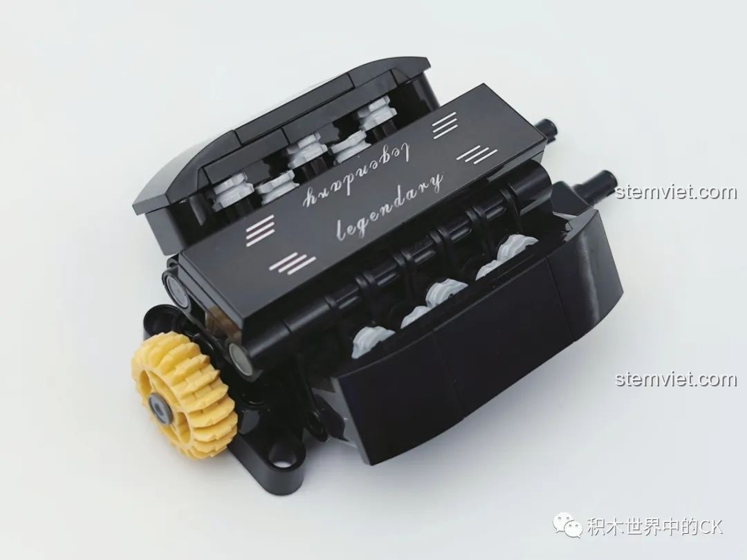 Mô hình động cơ V12 của bộ đồ chơi lắp ghép CaDA C 63004 Lamborghini Aventador LP700, chi tiết tinh xảo, thể hiện sự phức tạp của kỹ thuật.