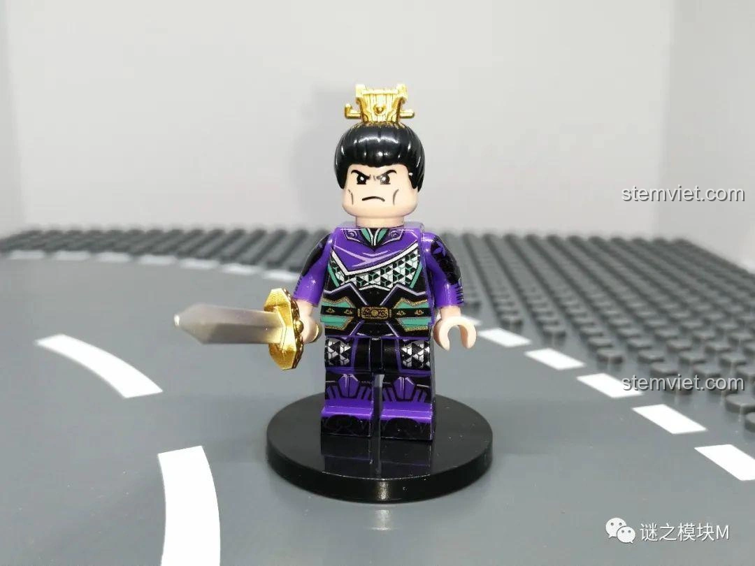 Góc nghiêng khác của Minifigure Tào Phi từ bộ đồ chơi lắp ráp Minifigure Tam Quốc 6 Kiểu Nhân Vật DECOOL 20325.