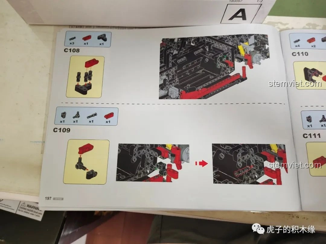 Trang 197 của sách hướng dẫn Double Eagle C61042 Ferrari 488, đánh dấu sự bắt đầu của phần lắp ráp thứ tư.