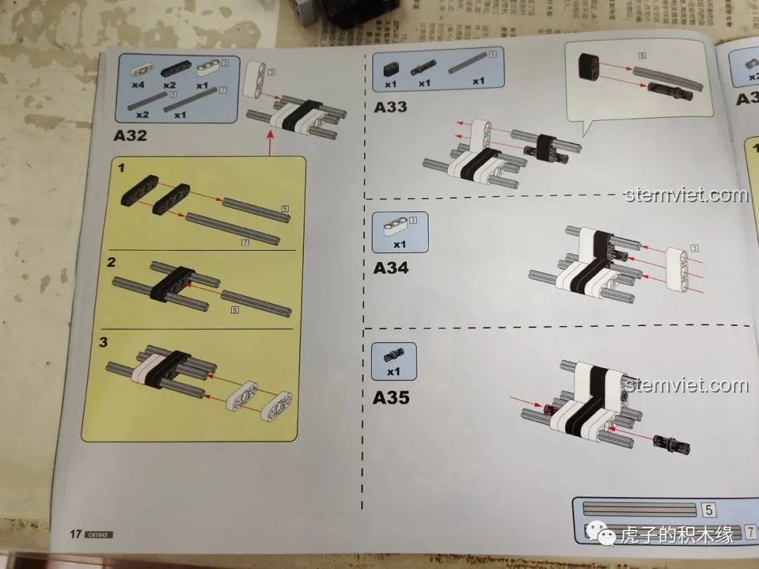 Trang 17 của sách hướng dẫn lắp ráp Double Eagle C61042 Ferrari 488, chỉ ra lỗi thiếu chốt ở bước A35 cần lưu ý.
