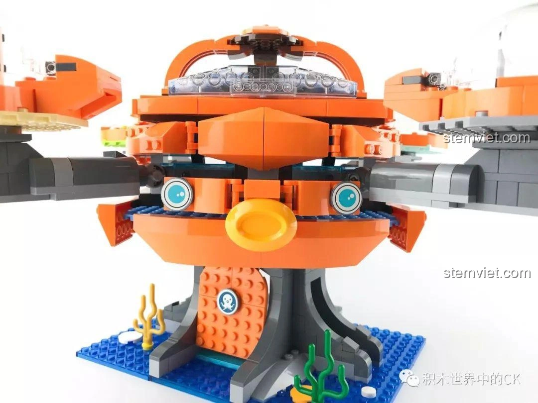 Một phòng khác trong Trụ Sở Bạch Tuộc Octopod 3708, với các chi tiết nhỏ và biểu tượng đặc trưng của nhân vật.