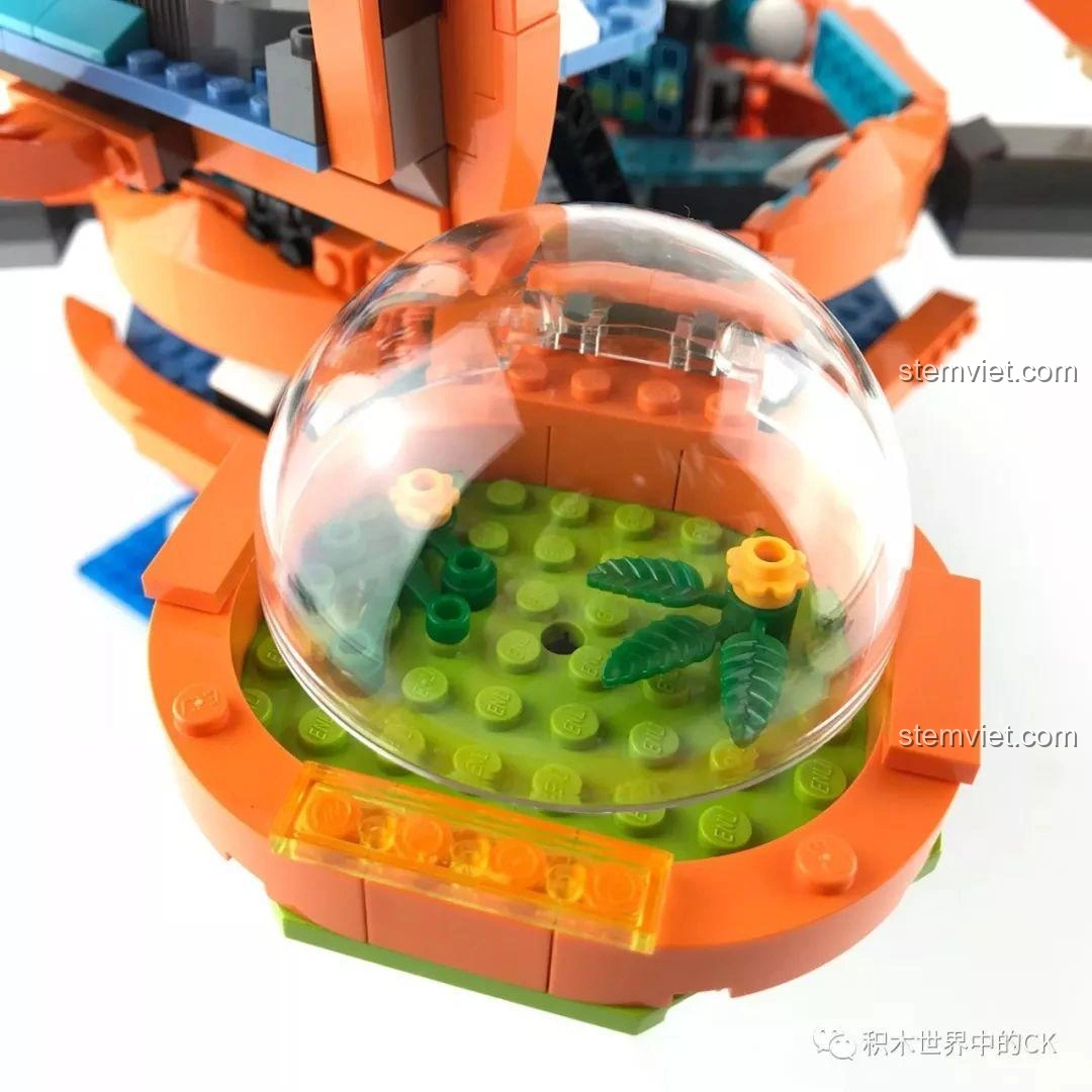 Khu vực điều khiển trung tâm trong Trụ Sở Bạch Tuộc Octopod 3708, với màn hình và biểu tượng bạch tuộc đặc trưng.