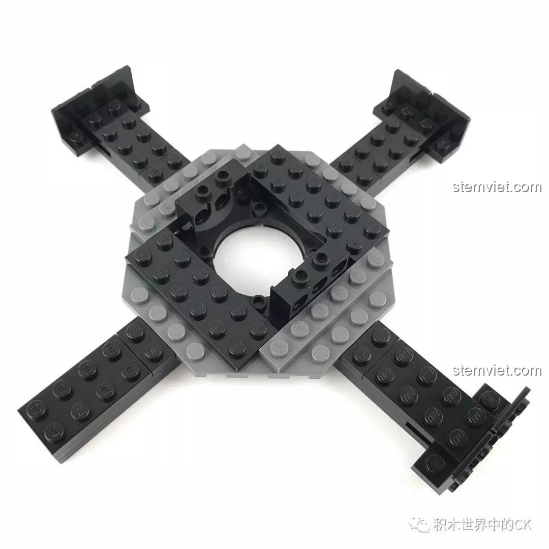 Mảnh ghép lớn và độc đáo trong bộ Enlighten 3708 Trụ Sở Bạch Tuộc Octopod, giúp tạo nên cấu trúc vững chắc.