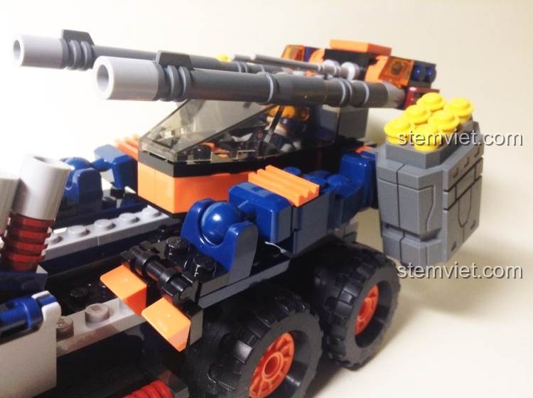 Tháp pháo xoay 180 độ trên xe chiến đấu GUDI 8617, trang bị vũ khí mạnh mẽ cho Robot Chiến Đấu Liên Hành Tinh.