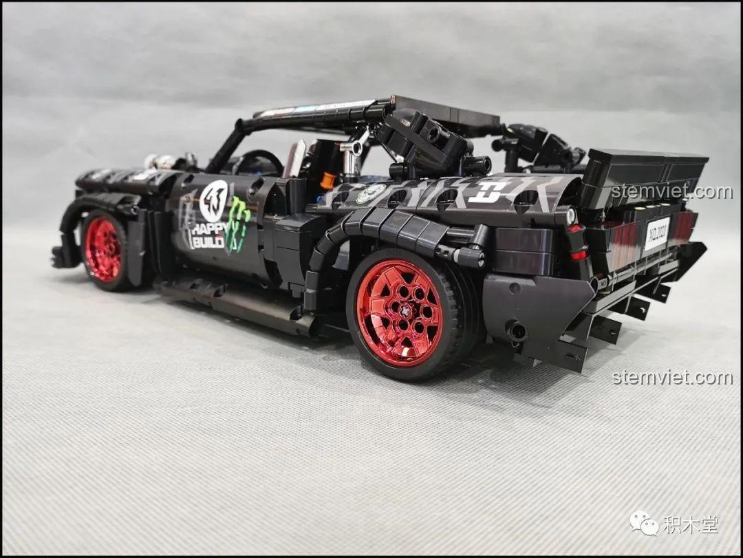 So sánh các mô hình tỷ lệ 1:12, 1:10, 1:8 từ phía trước, bao gồm Ford Mustang Hoonicorn V2 QC005.