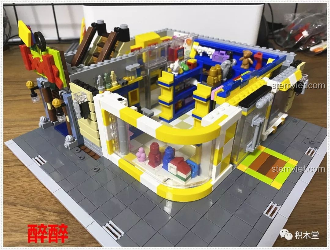 Góc nhìn từ trên xuống của tầng 1 bộ lắp ghép Tòa nhà mô-đun cho bé trai 16 tuổi.