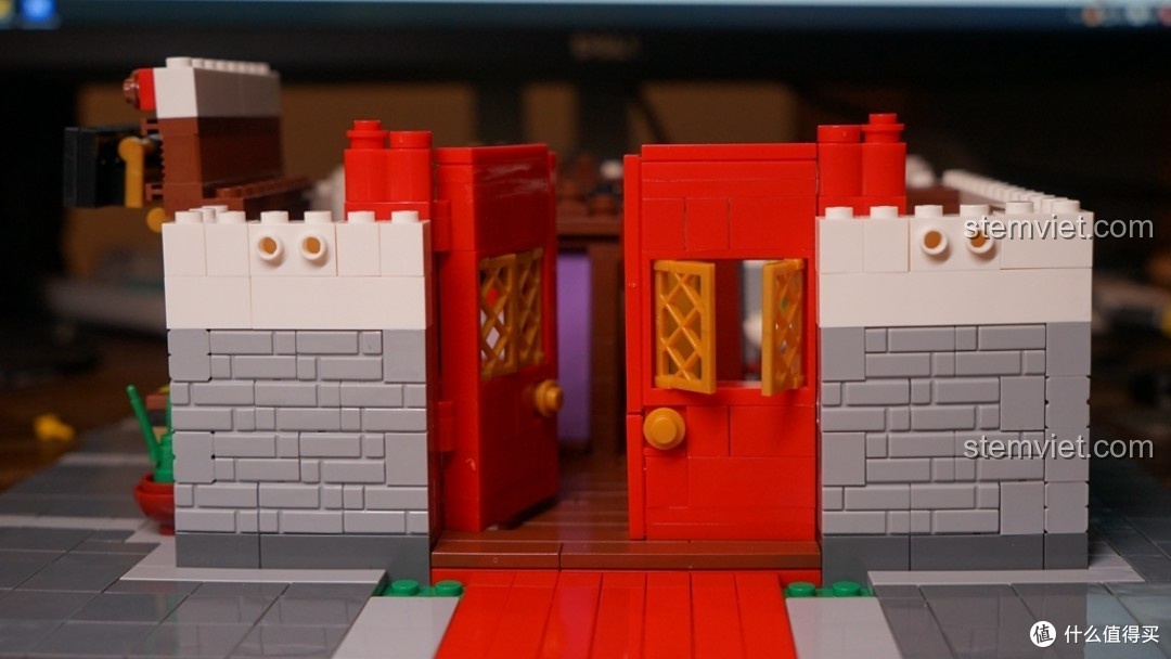 Đánh giá khớp nối cửa của bộ khối lắp ghép Cửa hàng lụa truyền thống cho trẻ em trên 7 tuổi, một điểm cần cải thiện.