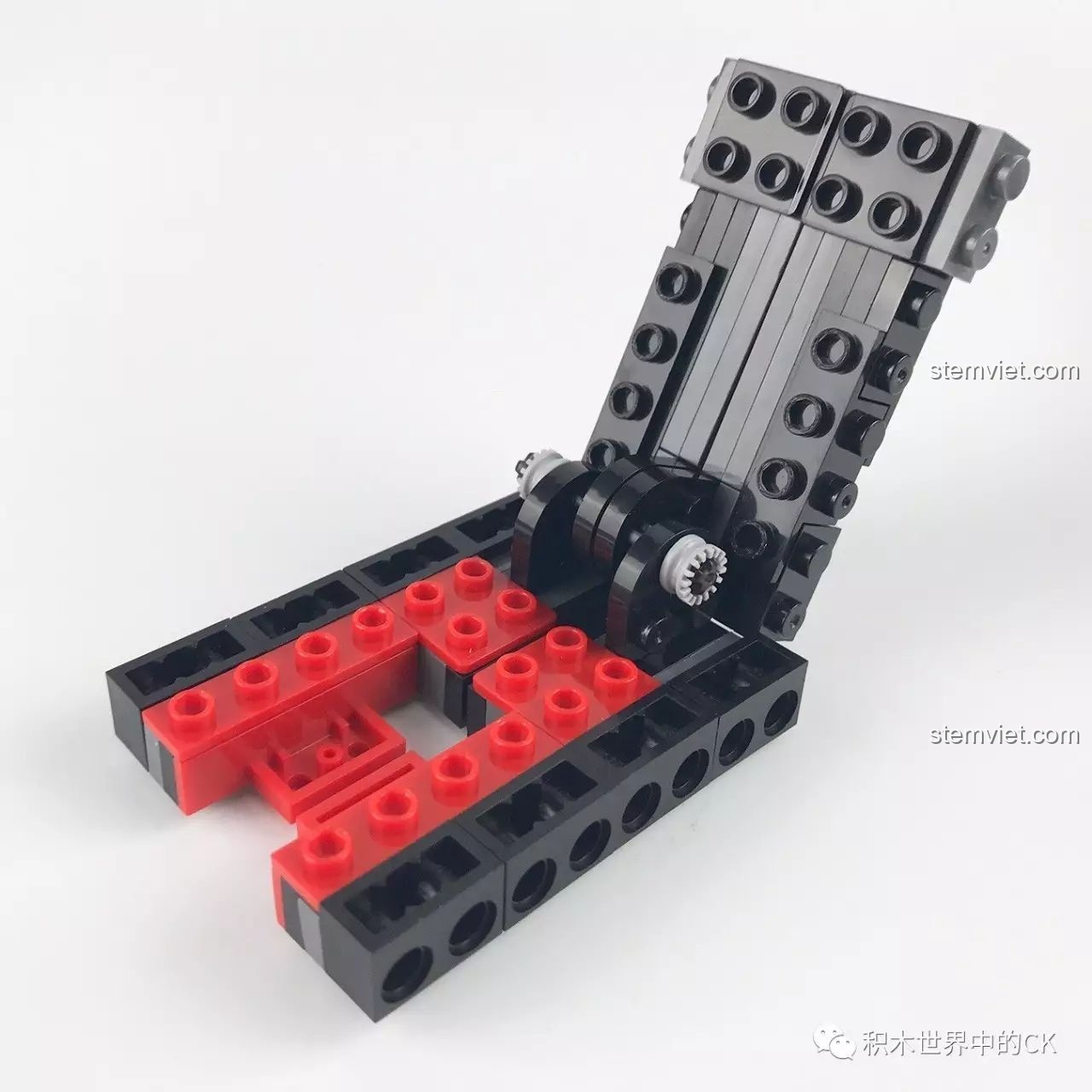 Quá trình lắp ráp thân xe của Siêu mô tô trong phim Akira XB-03001 với nhiều kỹ thuật đặc biệt.