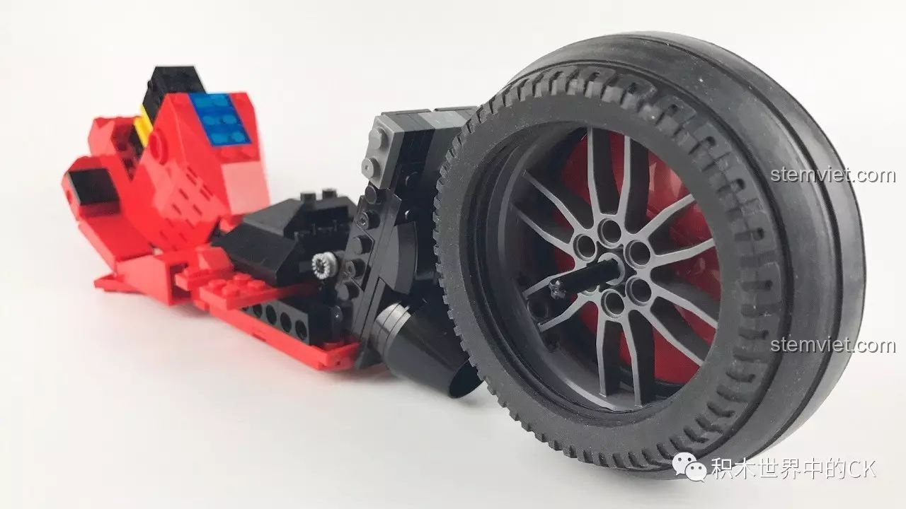 Ống mềm được đóng gói riêng trong bộ đồ chơi mô hình Xe máy của Kaneda 3001.
