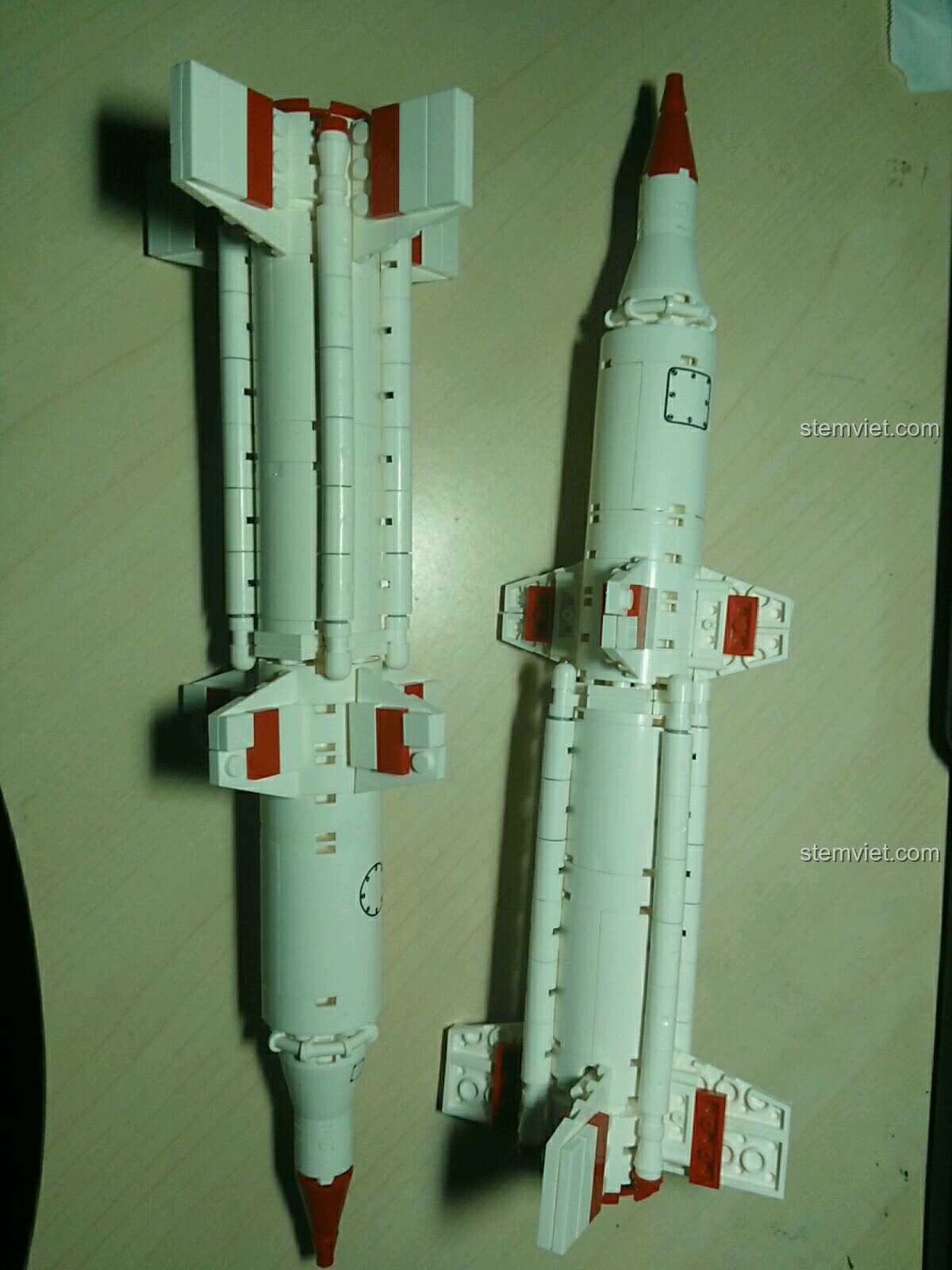Mô hình Xe Tên Lửa SA-4 Ganef với hai quả tên lửa được gắn lên bệ phóng, trải nghiệm Xingbao XB06007.
