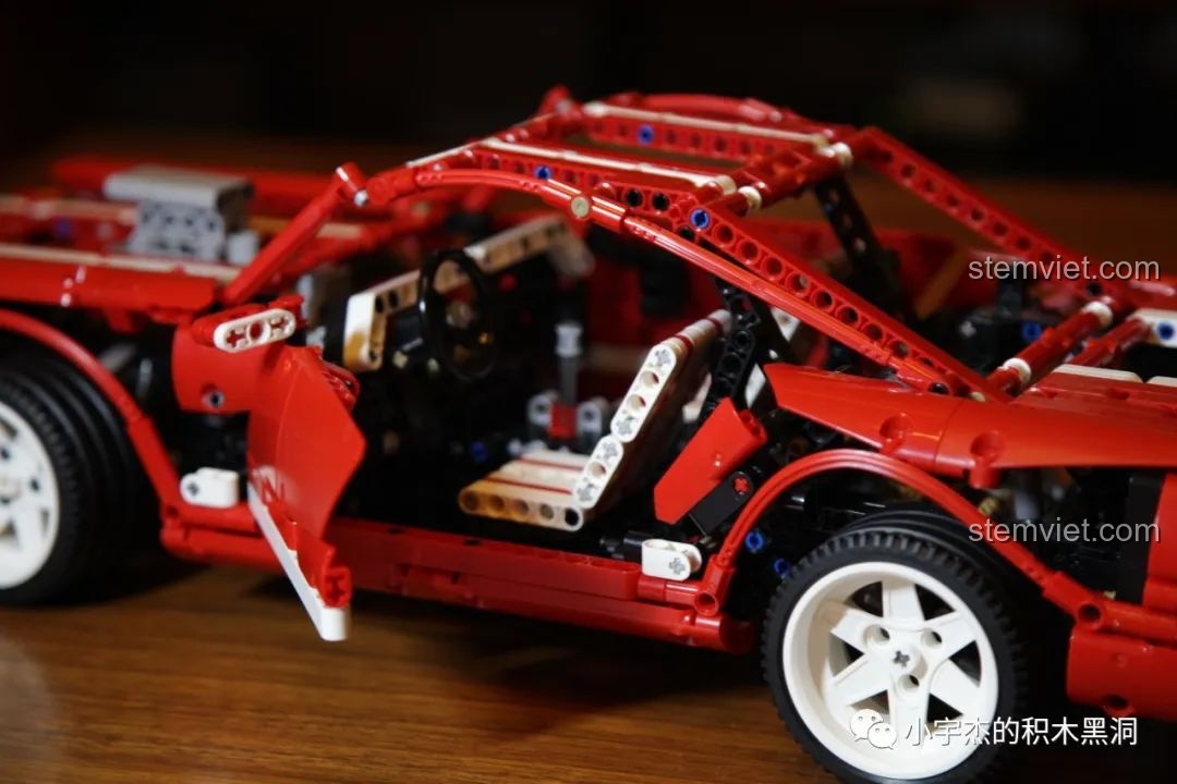 Kiểm tra chức năng đánh lái của xe Xingbao XB-07001, bánh trước có thể xoay theo điều khiển của vô lăng.