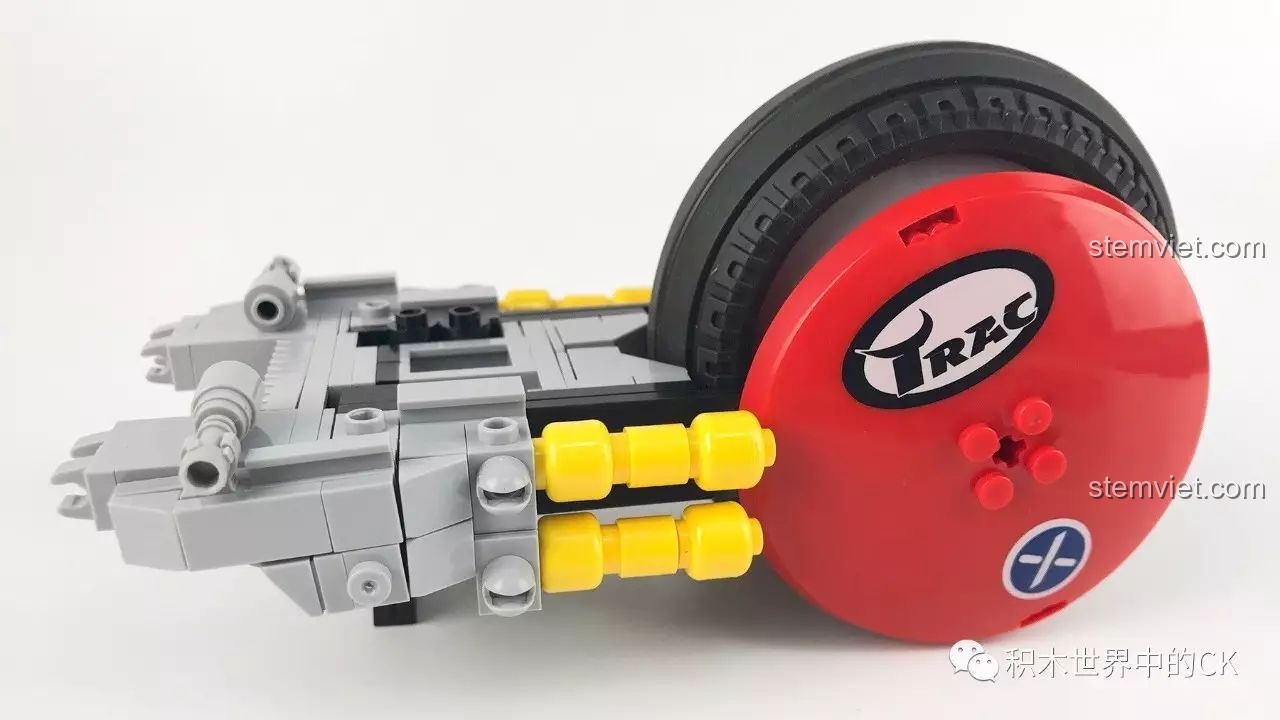 Chi tiết in bảng điều khiển sắc nét, review đồ chơi mô hình Siêu tô trong phim Akira 3001.