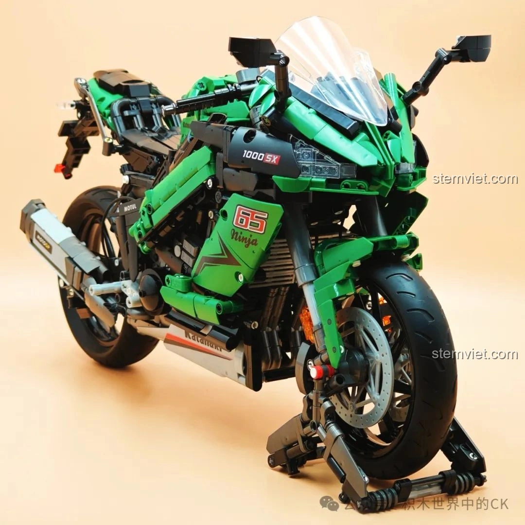 Mô hình JIESTAR 58053 Mô tô Kawasaki Ninja 1000SX nhìn trực diện phía trước, nổi bật cụm đèn pha.