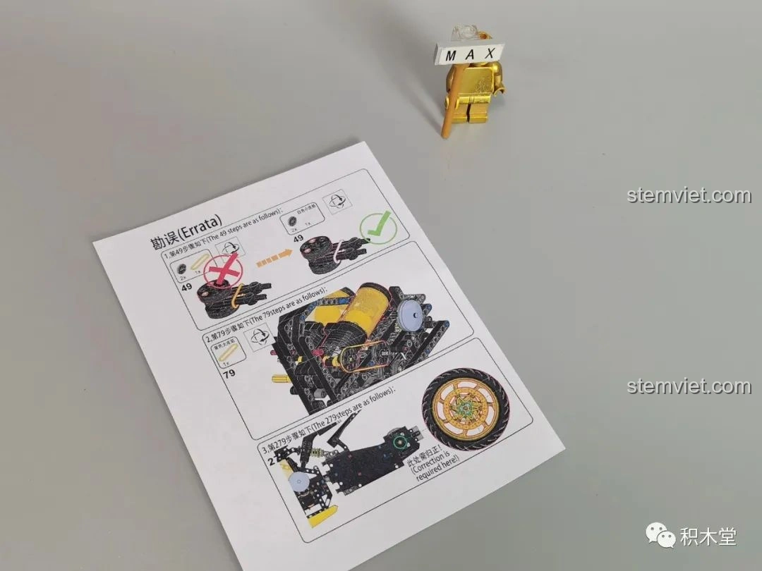 Các mảnh ghép của K Box 10506 Mô tô Cyberpunk 2077 Nazare được đổ ra, sẵn sàng lắp ráp.