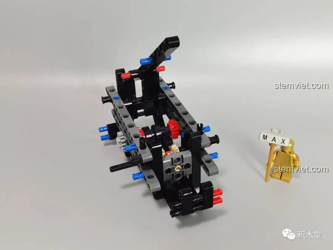 Tiến trình lắp ráp phần khung và cơ cấu bên trong của K Box 10506 Mô tô Cyberpunk 2077 Nazare.