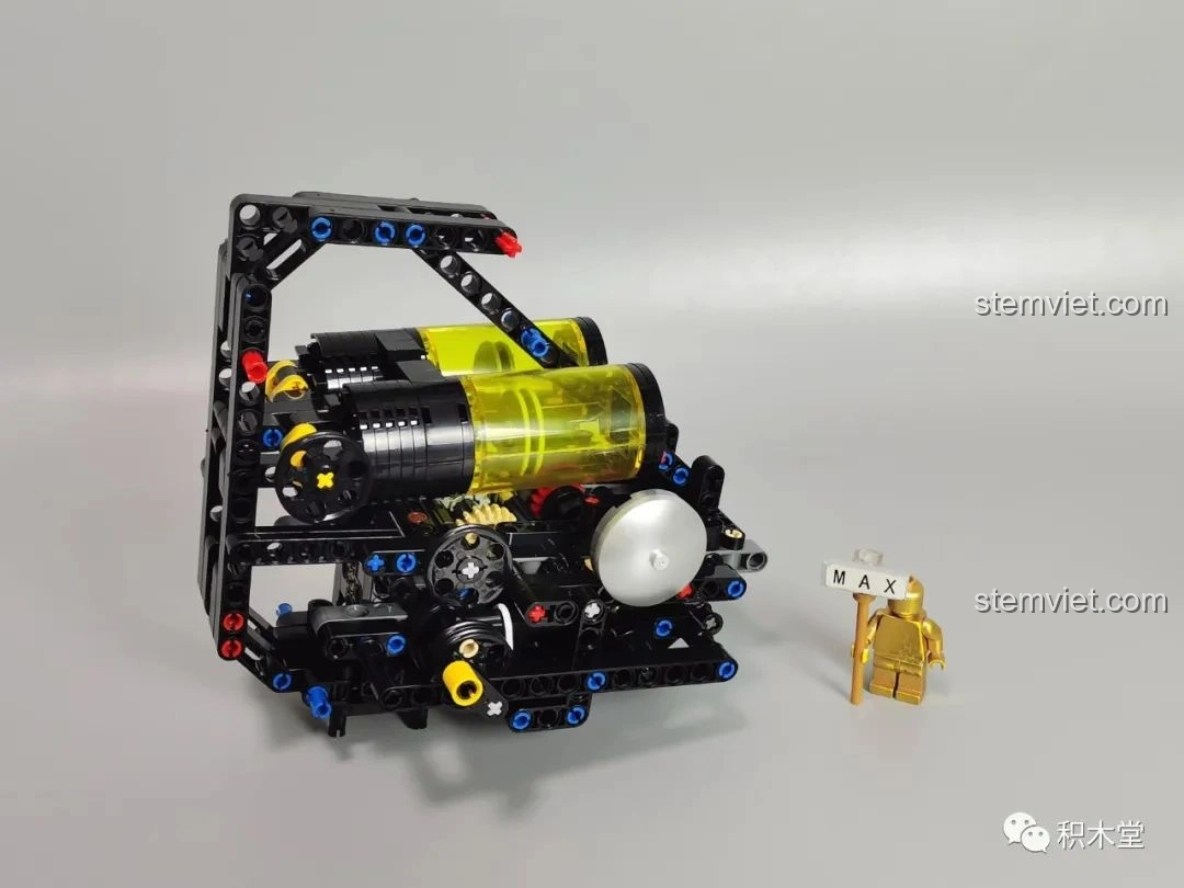 Hoàn thiện phần động cơ và bắt đầu lắp vỏ ngoài của K Box 10506 Mô tô Cyberpunk 2077 Nazare.