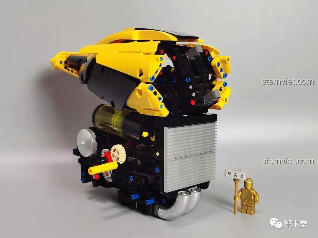 Tiến trình lắp ráp K Box 10506 Mô tô Cyberpunk 2077 Nazare, các bộ phận chính đã kết nối.