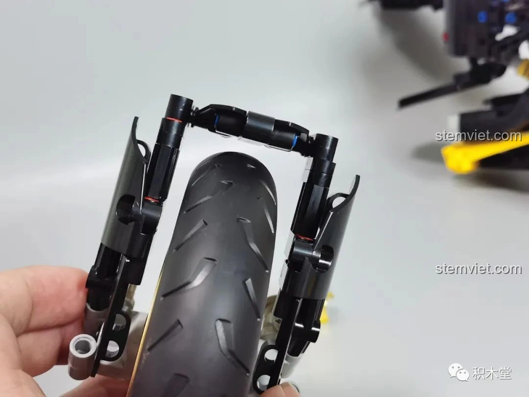 Mô hình K Box 10506 Mô tô Cyberpunk 2077 Nazare chưa dán sticker, khoe vẻ đẹp 'mộc'.