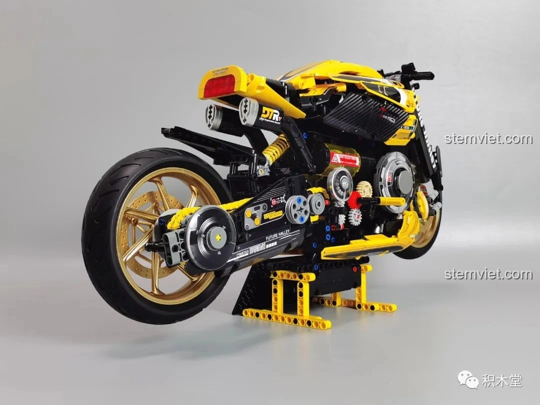 Mô hình K Box 10506 Mô tô Cyberpunk 2077 Nazare hoàn chỉnh, góc nhìn ngang bên trái.