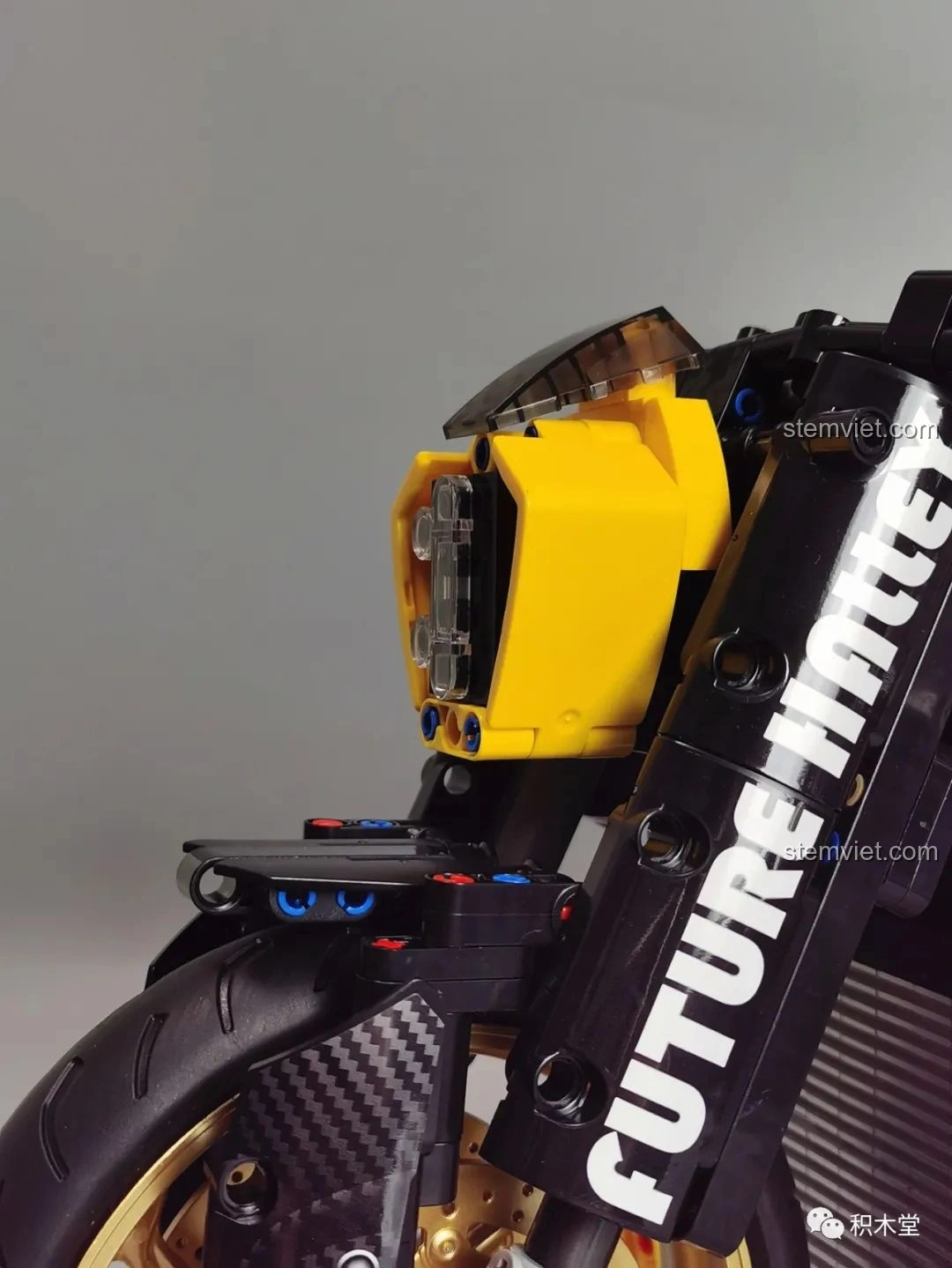 Cận cảnh đèn pha độc đáo của K Box 10506 Mô tô Cyberpunk 2077 Nazare.