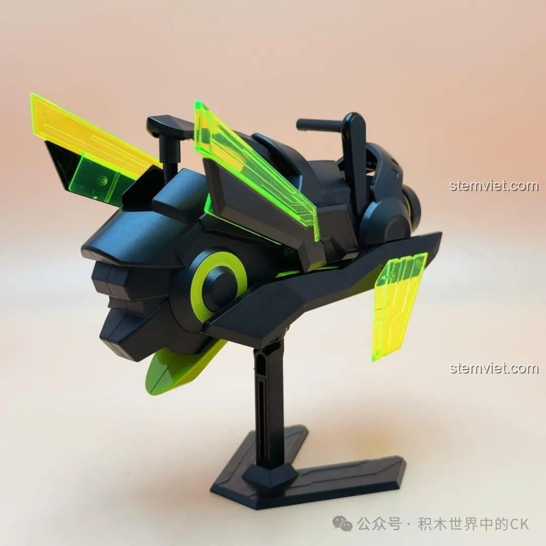 Cận cảnh khuôn mặt và phần giáp ngực của mô hình Tôn Thượng Hương Mecha Keeppley 78011, chi tiết sắc nét.