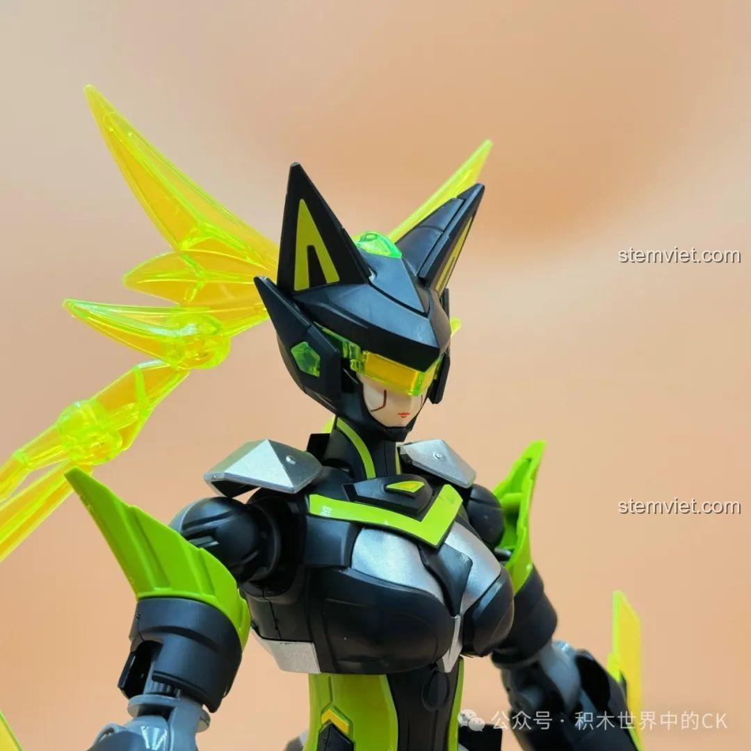 Cận cảnh phần thân trên và cánh tay của mô hình Tôn Thượng Hương Mecha Keeppley 78011, thể hiện độ linh hoạt.