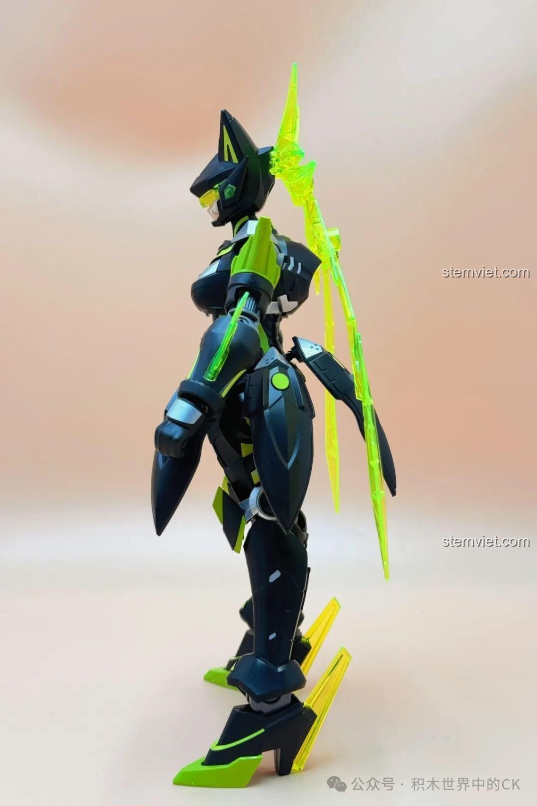 Mô hình Tôn Thượng Hương Mecha Keeppley 78011 nhìn từ bên hông, cho thấy độ dày và các chi tiết giáp.