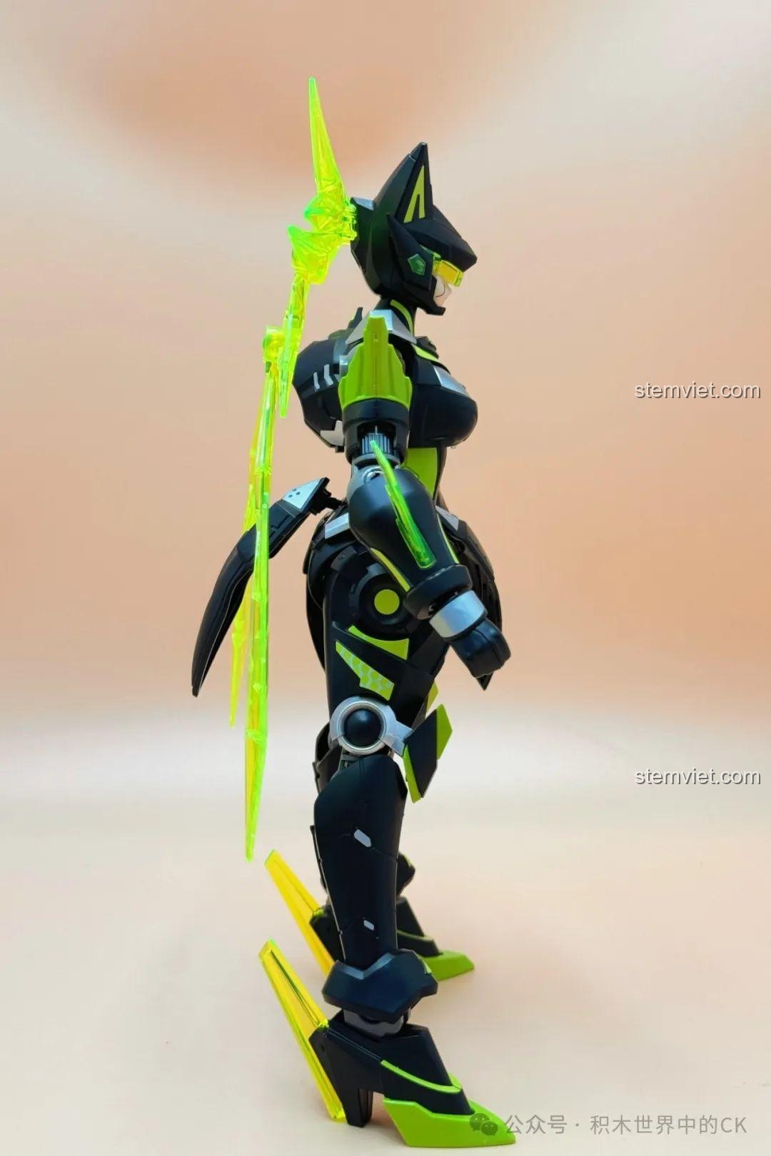 Mô hình Tôn Thượng Hương Mecha Keeppley 78011 nhìn từ bên hông trái, với các chi tiết giáp và cánh năng lượng.